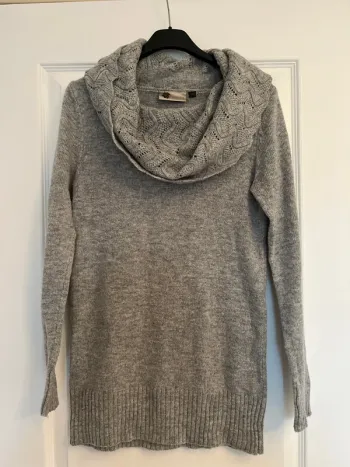 Pull gris