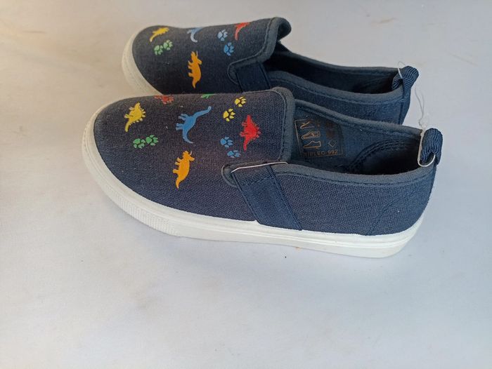Chaussures été dinosaures taille 29 - photo numéro 2