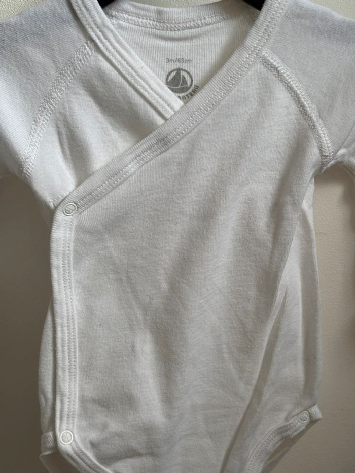 Lot 3 bodies blanc manches longues Petit Bateau Cyrillus 3 mois - photo numéro 9