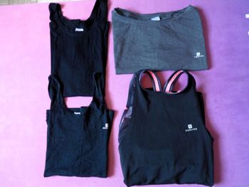Lot T-shirt Fille Decathlon 12 ans sport brassière noir rose gris TBE