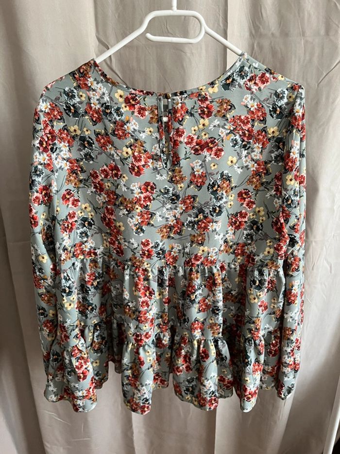 Blouse fleurie primark taille 38 - photo numéro 2
