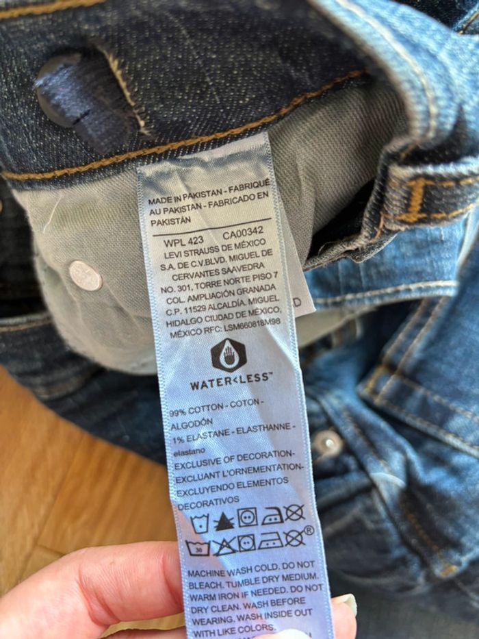 Jean Levi's femme Signature Gold bleu foncée brut M/38 W28 droite straight mi taille US rare - photo numéro 8
