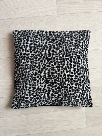 Coussin tacheté 