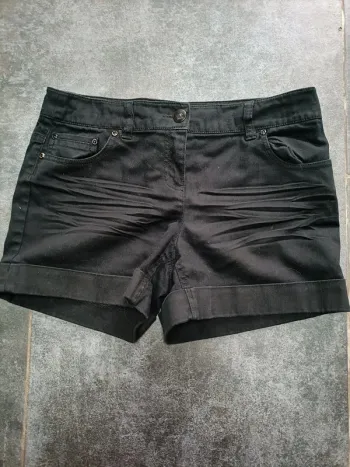 Short jean noir