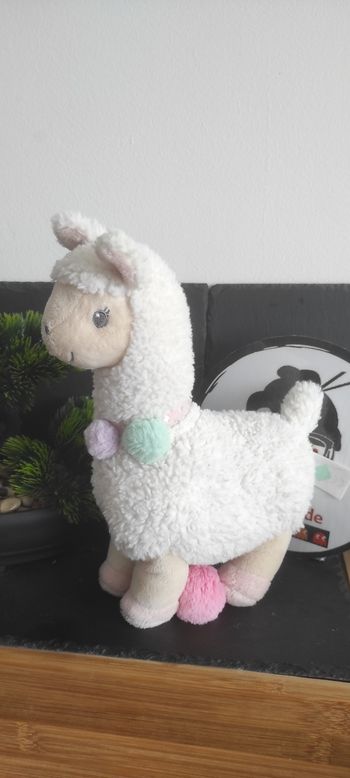 Doudou peluche musicale lama blanc rose vert jaune mauve tex Ponpon Pompon Beige