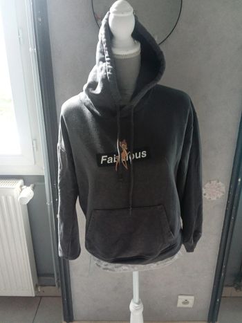 Pull à capuche Disney Taille 36
