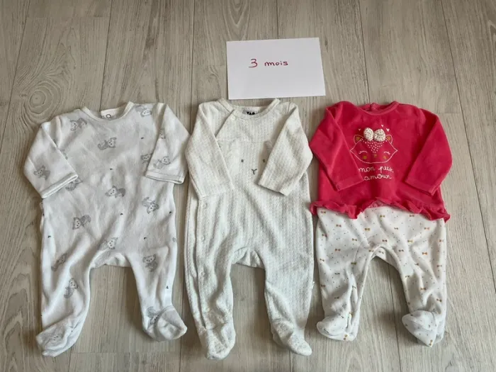 Pyjamas 1 pièce velours 3 mois