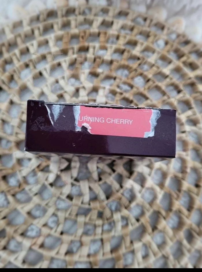 Blush Huda Beauty neuf - photo numéro 4