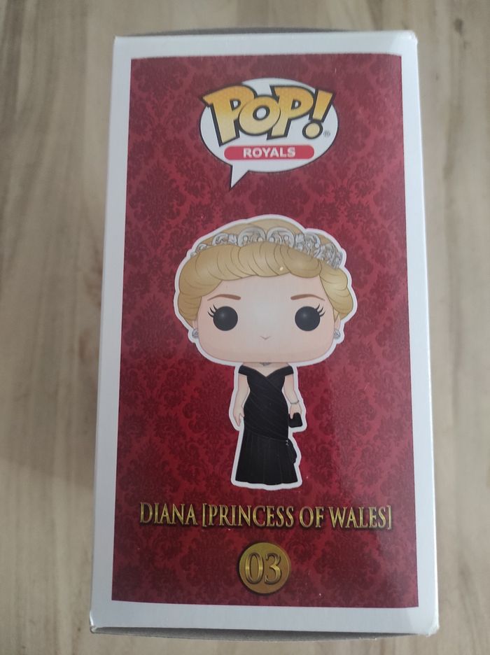 Figurine Funko pop Diana 03 chase edition ( Lady Di , Princess of Wales ) - photo numéro 3