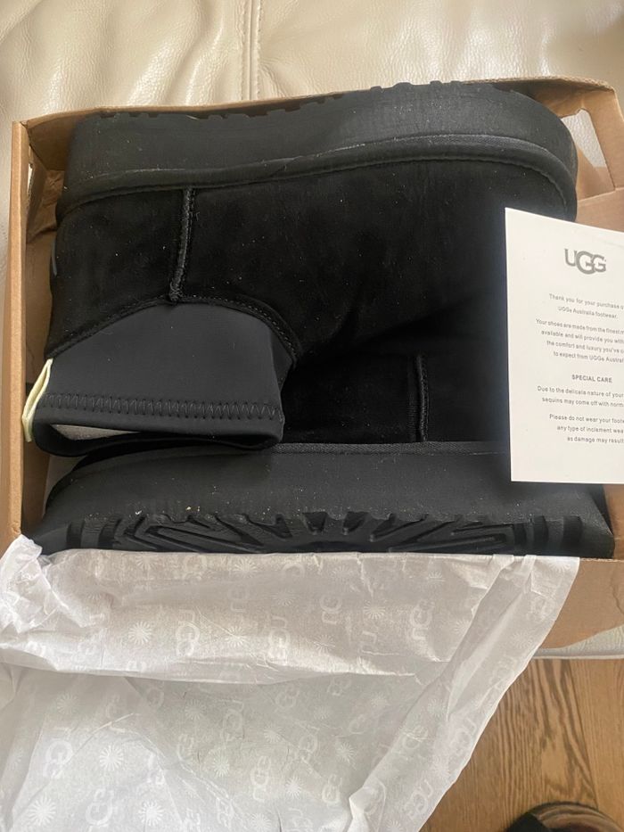Ugg mini dipper taille 38 porté qu’une seul fois etat neuve - photo numéro 8