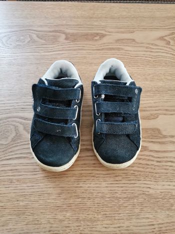 Chaussures à scratches