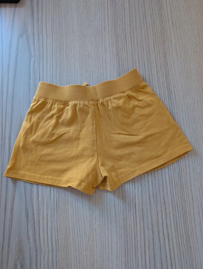 Short moutarde - photo numéro 3