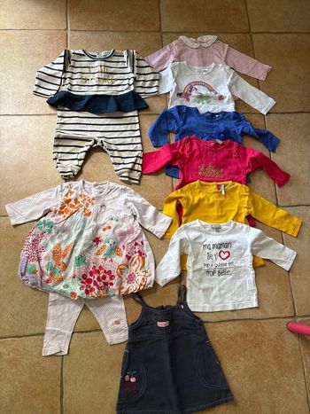 Lot de 11 vêtements Mi saison en 6 mois