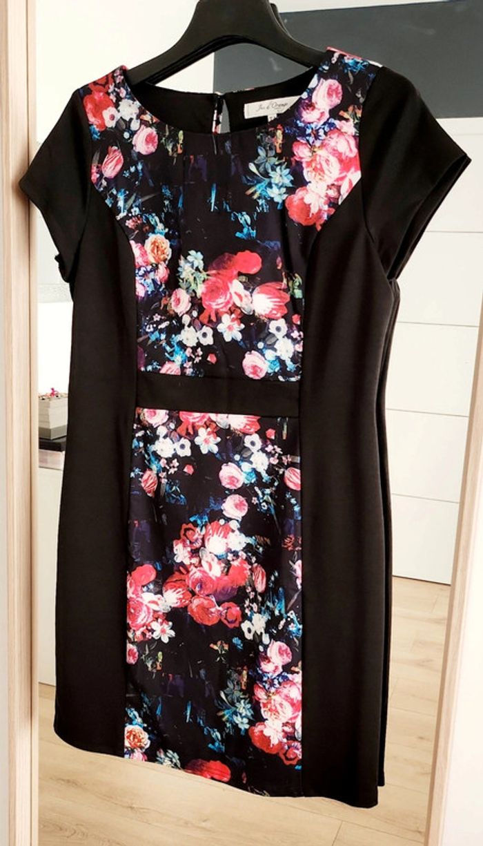 Robe fourreau manches courtes noire fleurs multicolores taille 4 42 Jus d'Orange