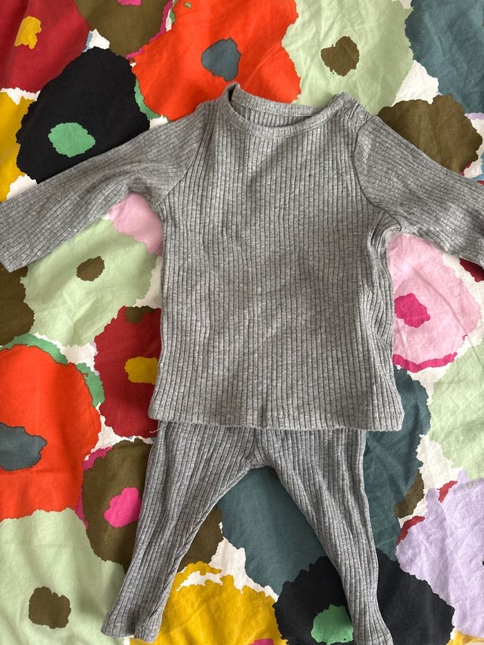 Lot de deux ensembles - photo numéro 2