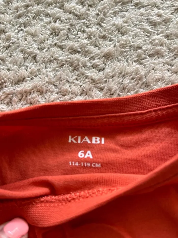 Teeshirt manches courtes orange dessins skate 3D taille 6 ans marque Kiabi - photo numéro 3
