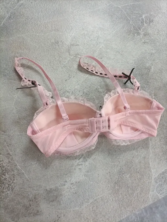 Soutien-gorge - photo numéro 3