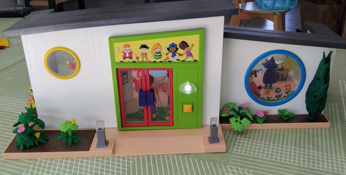Playmobil ( crèche ou halte garderie )