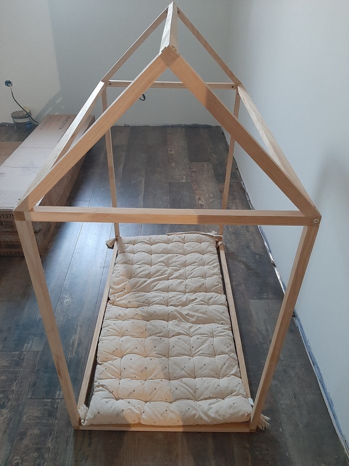 Cabane en bois et tapis de sol - photo numéro 3