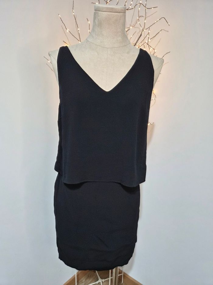 Robe noire Sandro Paris – Taille S – Dos ouvert – Très bon état - photo numéro 2