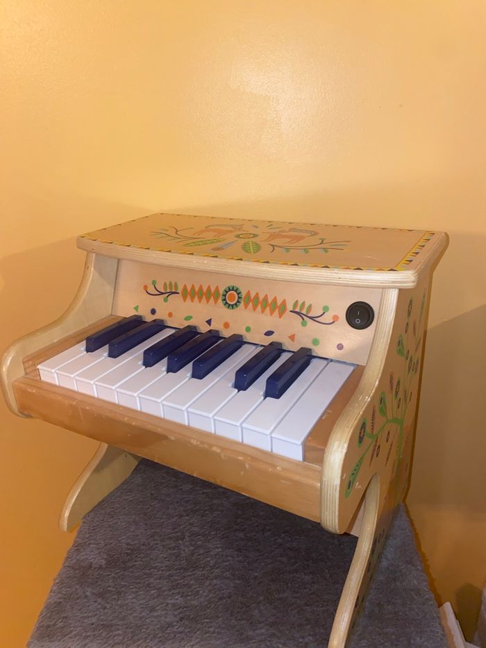 Piano en bois djeco