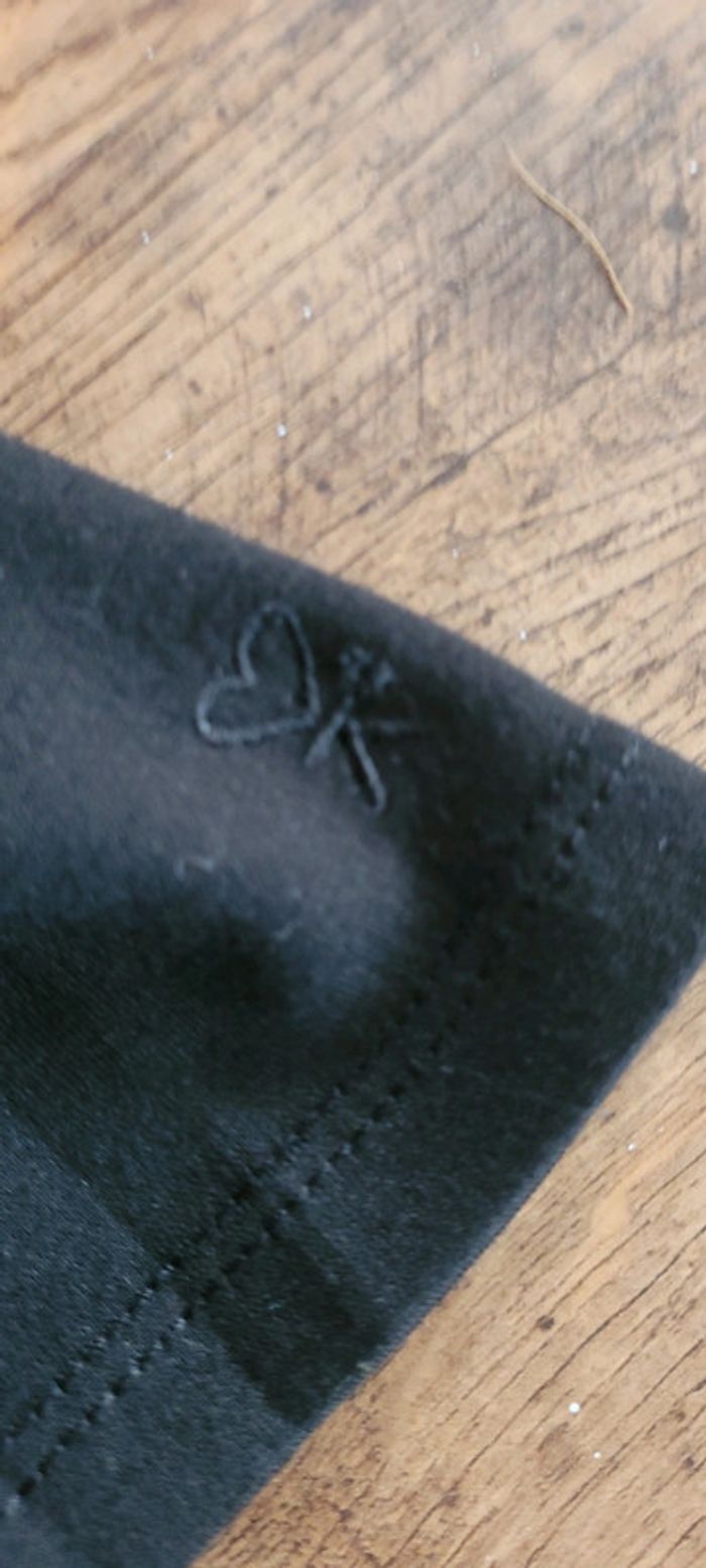 Jupe noire - photo numéro 2