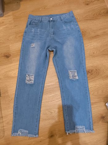 Jeans troué taille 40 neuf