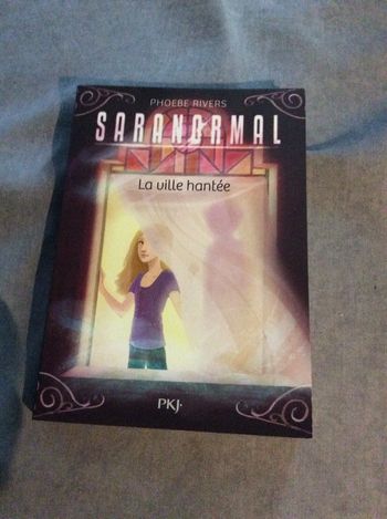 #la ville hantée Saranormal Phoebe Rivers.             E