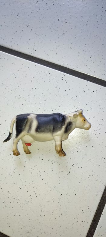 Petite figurine vache