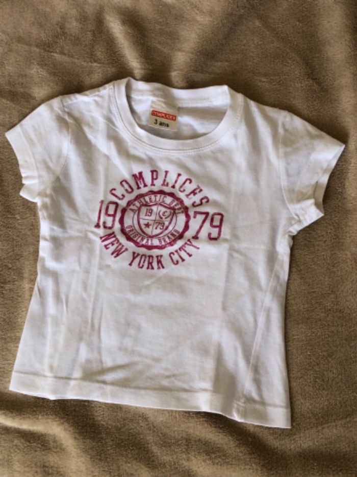 T-shirt compliced