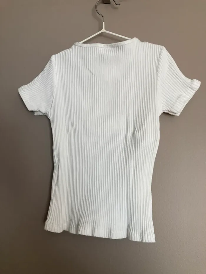 Zara t-shirt court 8-9 ans - photo numéro 4
