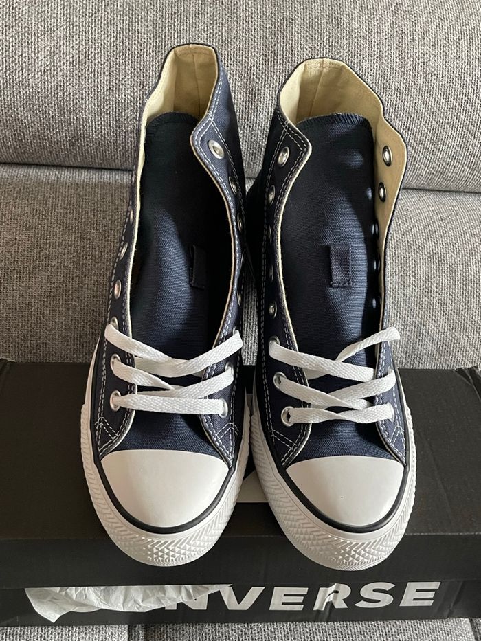 Converse montantes bleue marine 40 neuve - photo numéro 1
