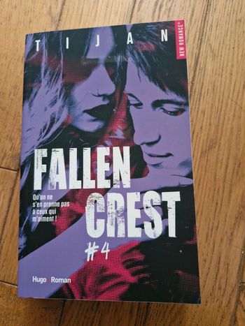 Fallen Crest / Tijan  / Hugo Romance