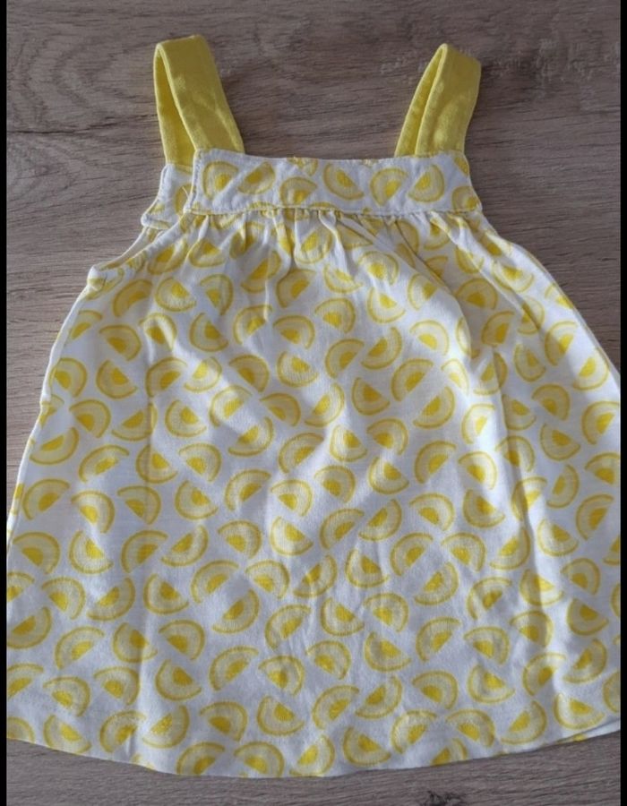 Robe jaune - photo numéro 2