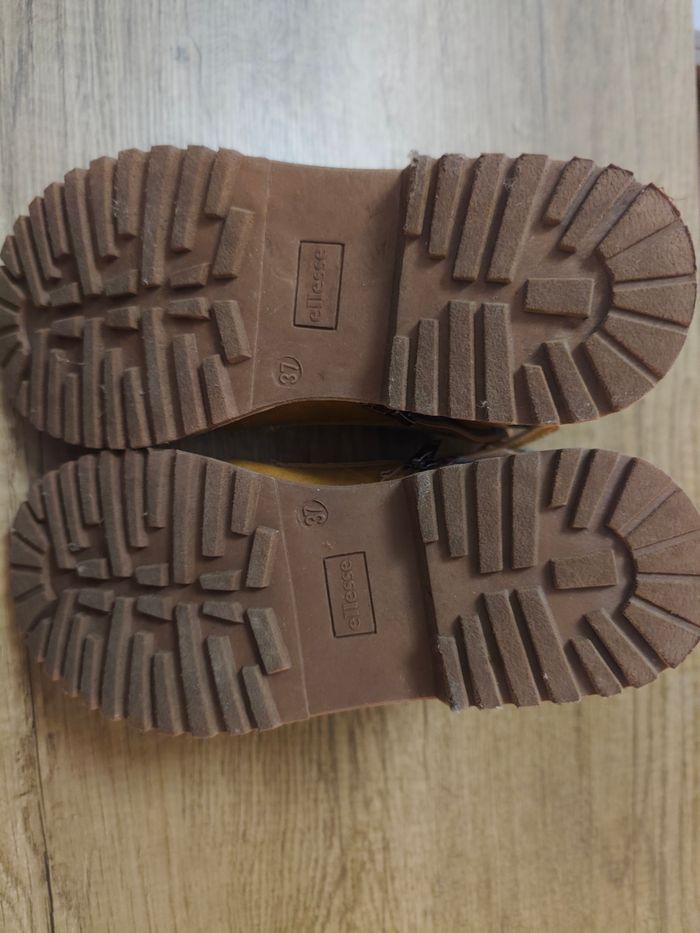 Boots ellesse neuves - photo numéro 3