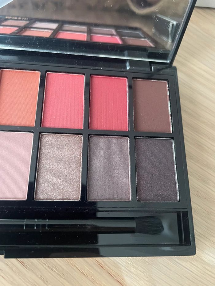 Lot de 2 palettes yeux Kiko + Revolution - photo numéro 8