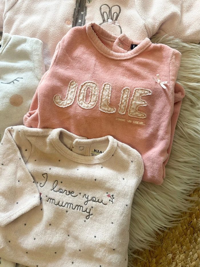 Fille 👧🏻 Lot 1 mois - 4 pyjamas + 1 gilet/veste en polaire - photo numéro 2