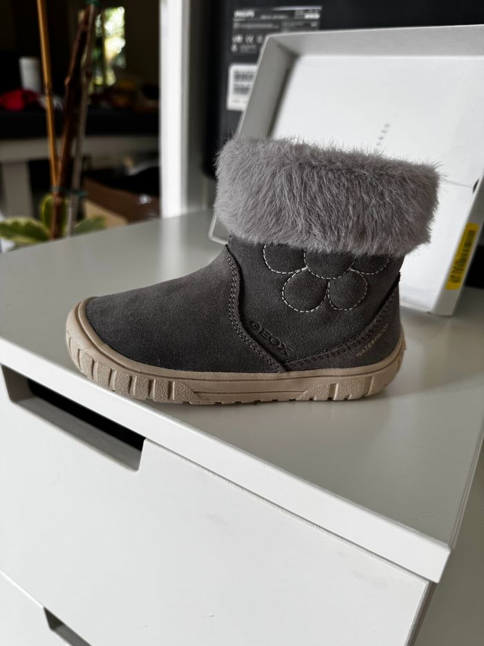 Bottines neuves  hiver chaud. Taille 24. Geox - photo numéro 2