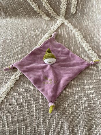 Peluche doudou plat 20cm la compagnie des petits lutin poupée vert et violet très bon état