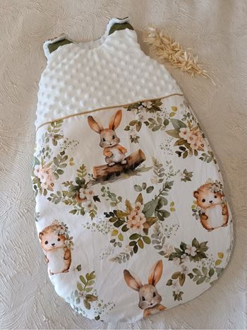 Gigoteuse naissance lapin hérisson vert kaki