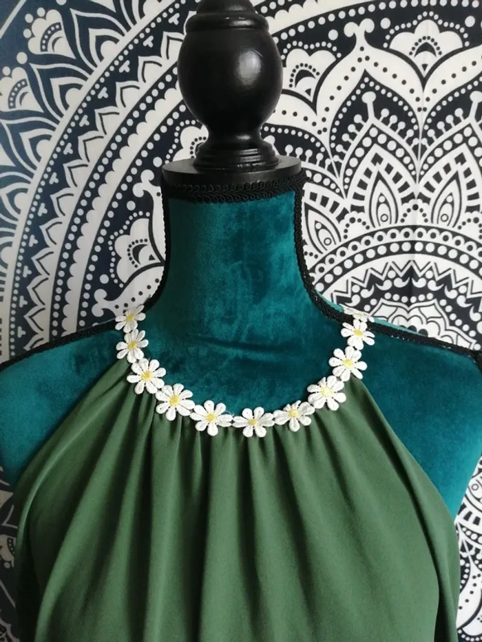 Top fluide kaki doublé col bijoux à fleurs / sans marque / (TU) - photo numéro 3