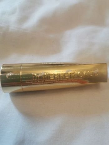 Rouge à lèvres rouge flamboyant