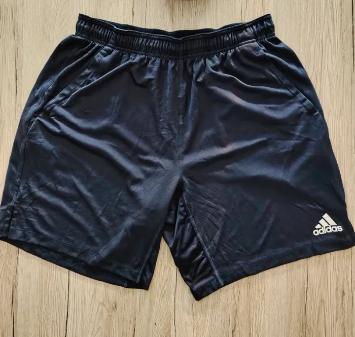 Short nike et Adidas - photo numéro 2