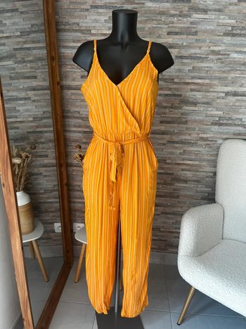 Combinaison jaune à rayures