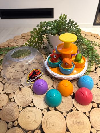 Toupie œuf dinosaures Jurassic Park jouet