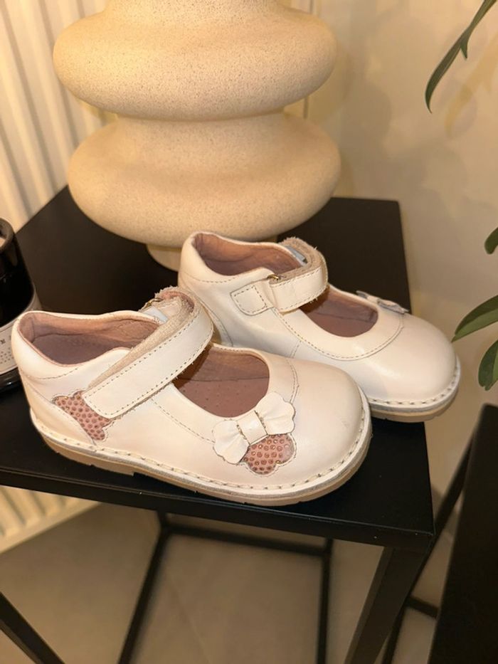 Chaussures Vertbaudet taille 26