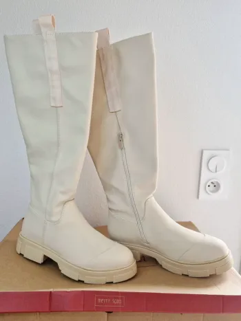 Bottes hautes | taille 39 | merry scott beige