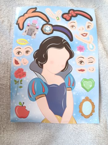 Puzzle stickers princesse disney blanche neige