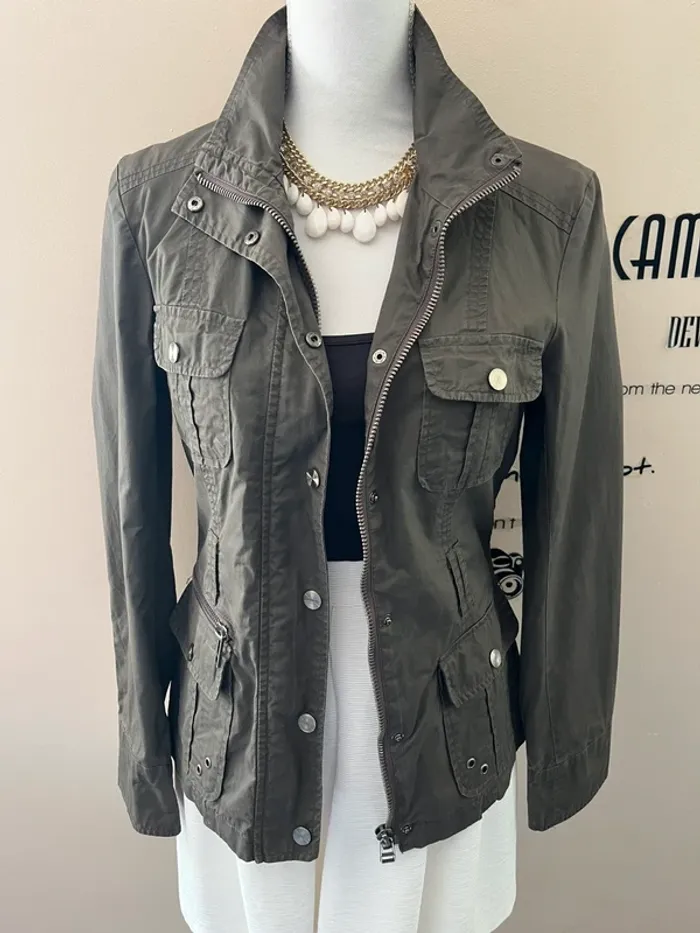 Veste coupe saharienne femme kaki coton enduit Marque Camaïeu taille S - photo numéro 4