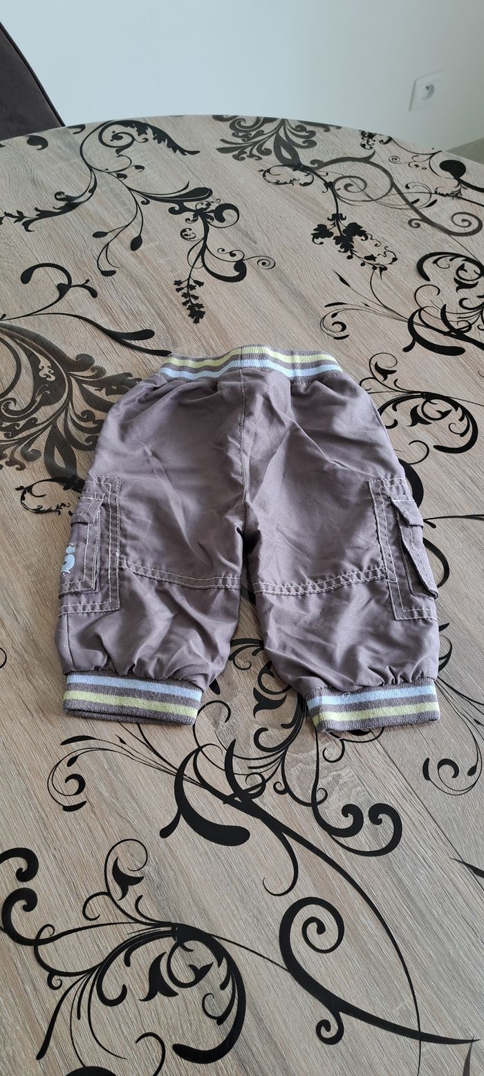 Lot de 2 pantalons garçon Taille 6 mois - photo numéro 6